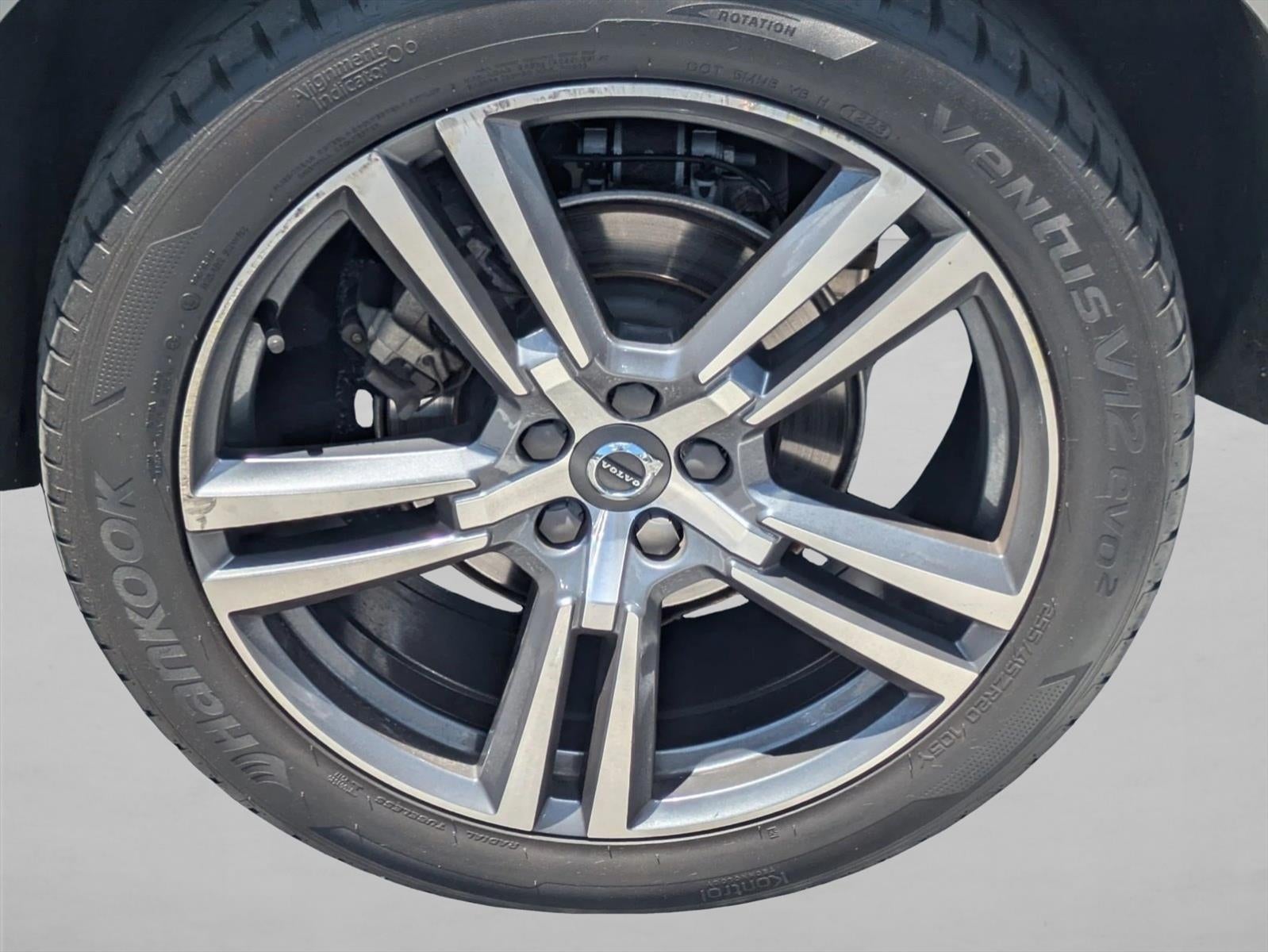2021 Volvo XC60 T5 FWD Momentum