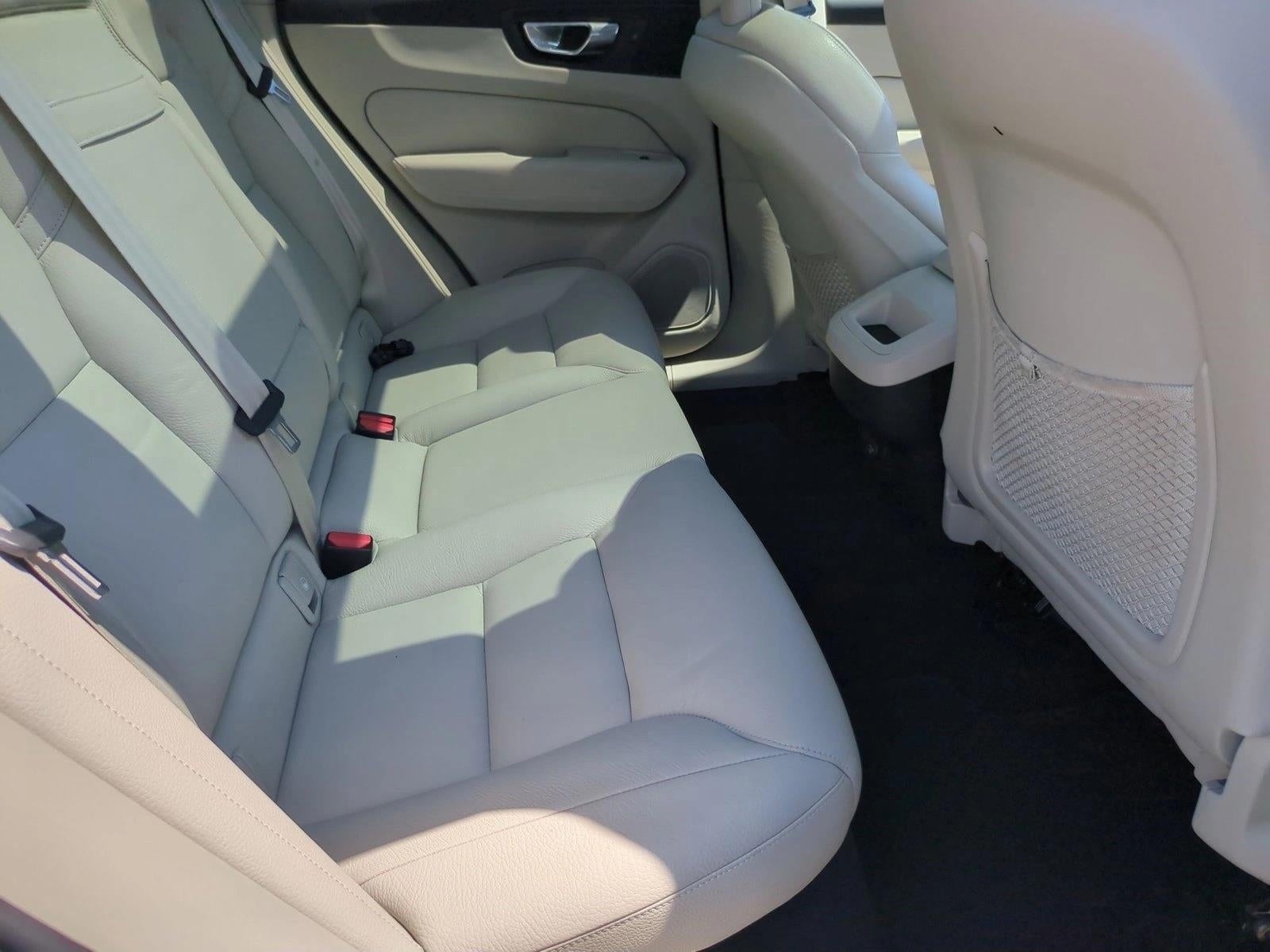2018 Volvo XC60 T6 AWD Momentum