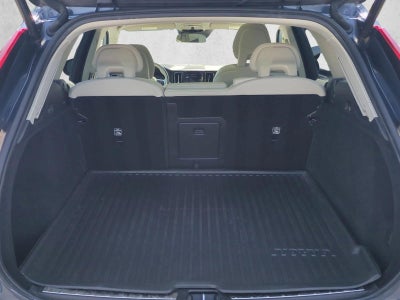 2018 Volvo XC60 T6 AWD Momentum