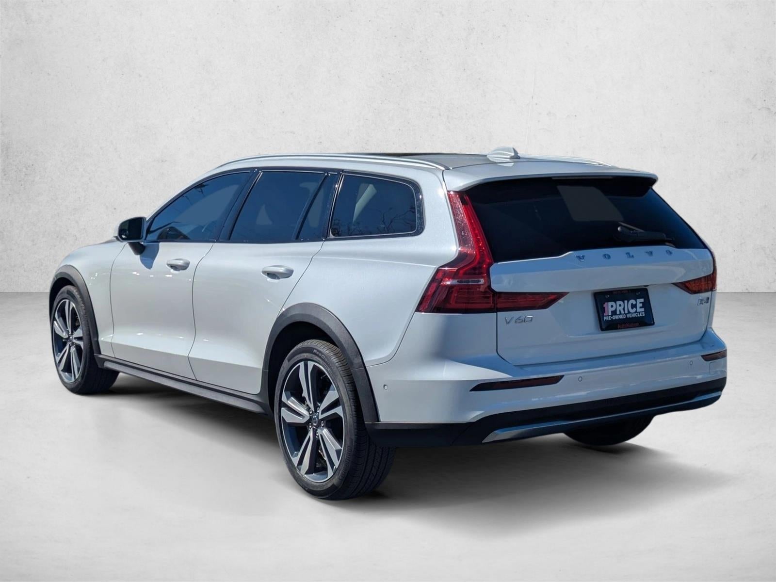 2023 Volvo V60 Cross Country B5 AWD Plus