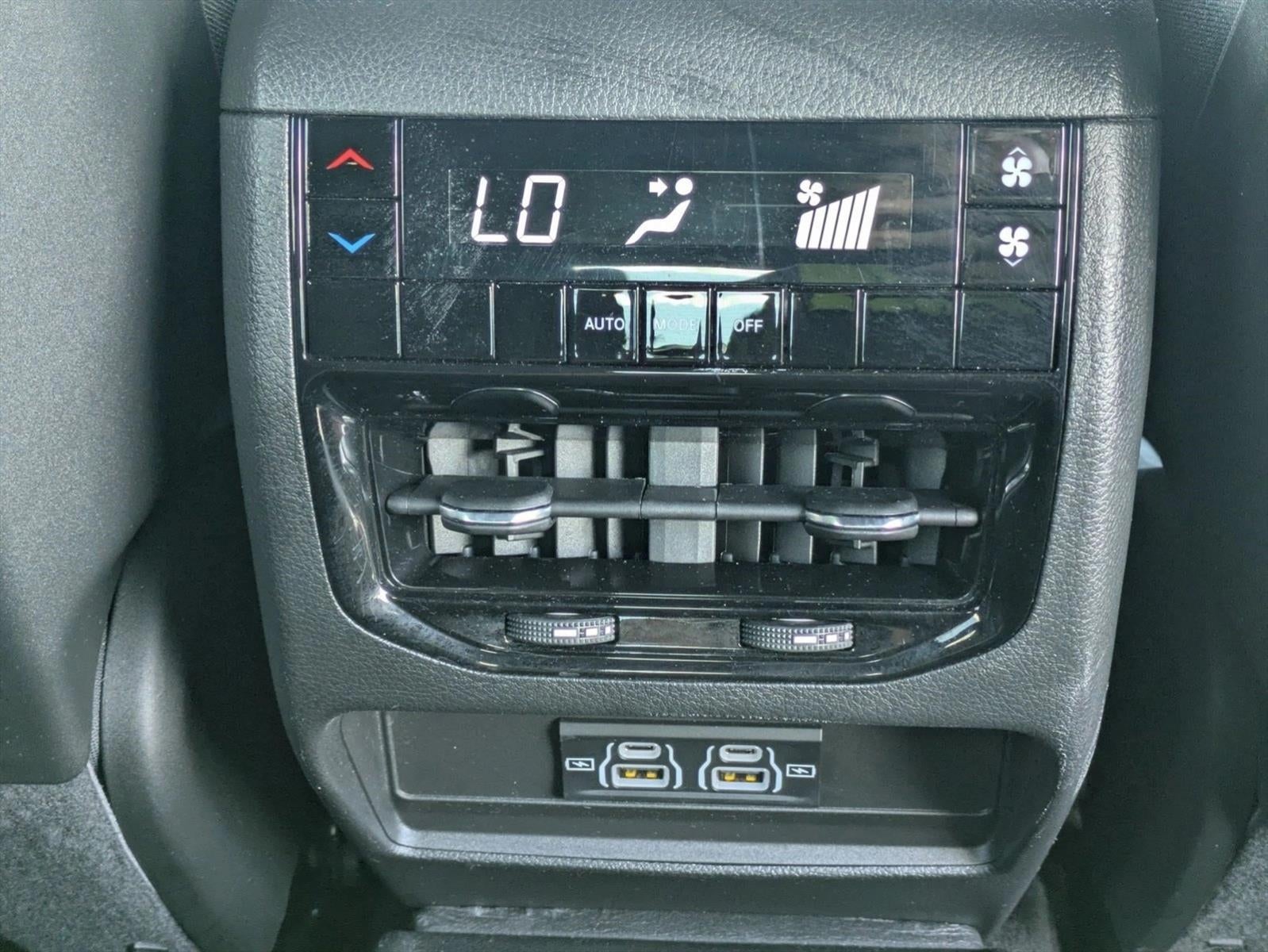 2025 Jeep Grand Cherokee L Laredo X 4x4