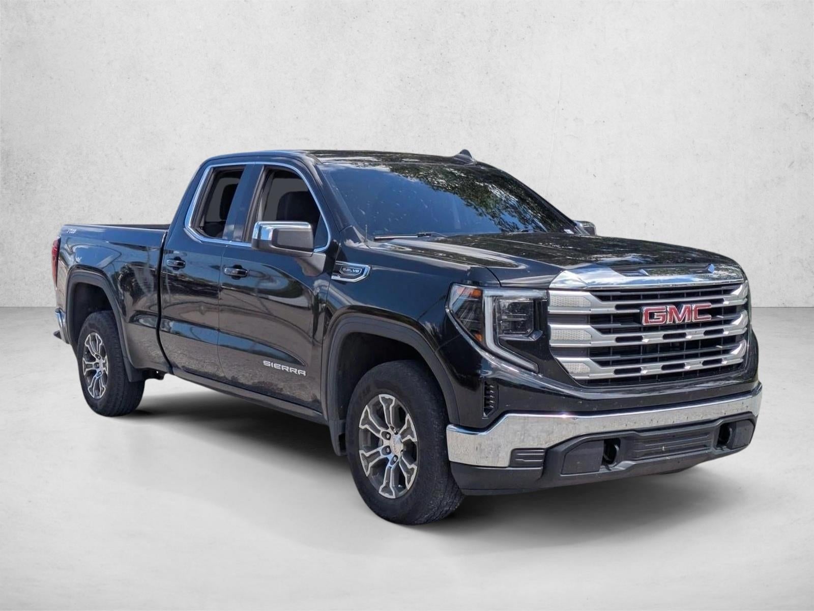 2022 GMC Sierra 1500 Double Cab Standard Box 4-Wheel Drive SLE