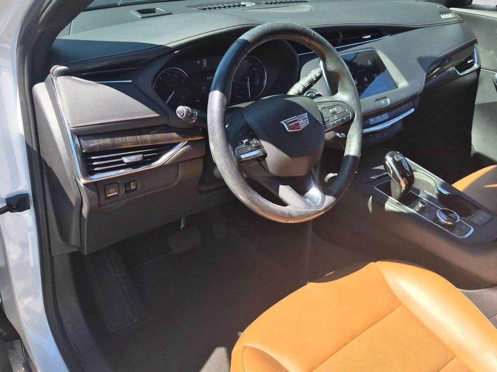 2021 Cadillac XT4 FWD 4dr Premium Luxury