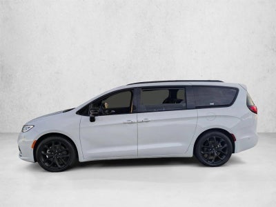 2024 Chrysler Pacifica Limited FWD