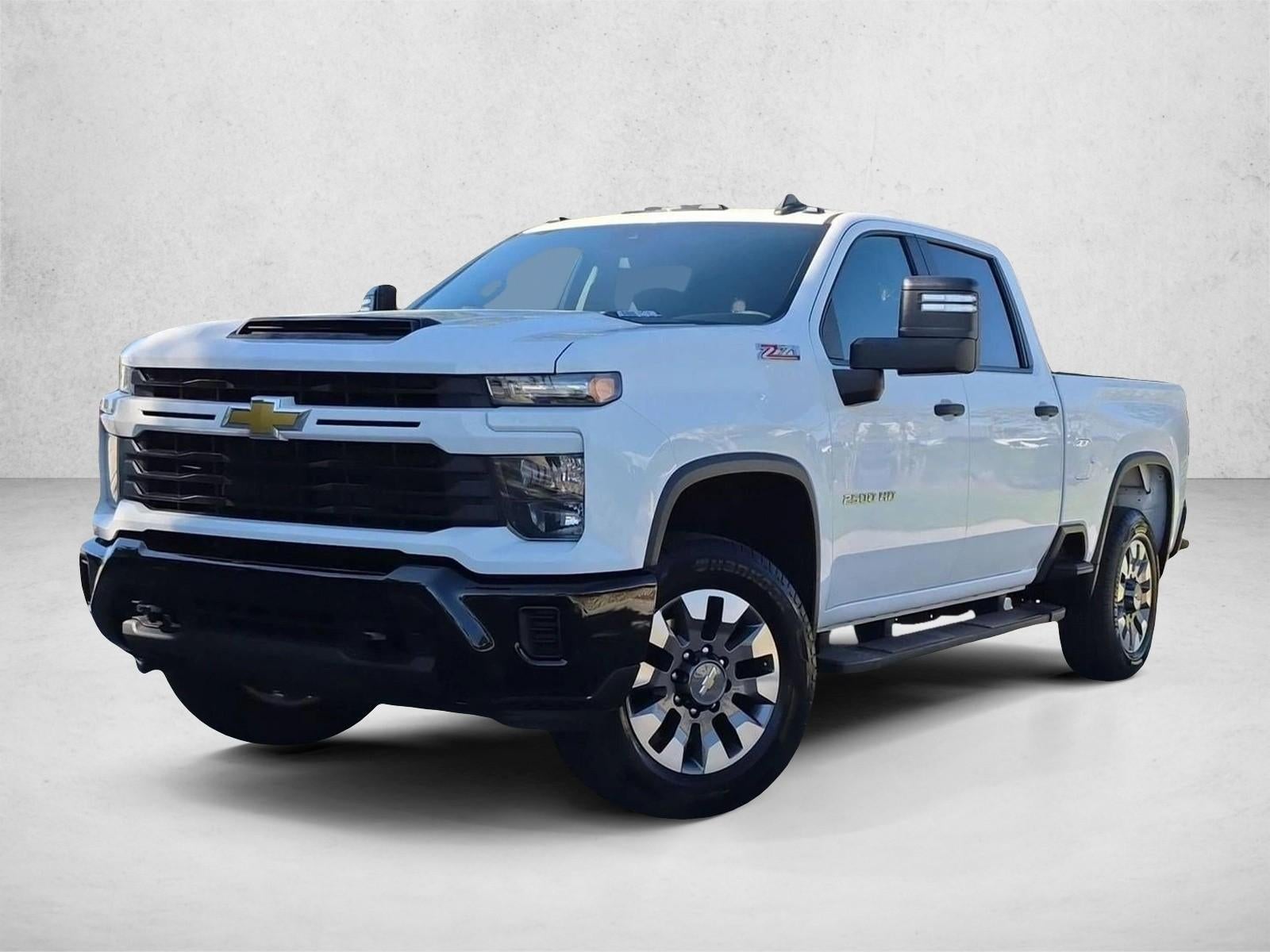 2024 Chevrolet Silverado 2500 HD Crew Cab Standard Box 4-Wheel Drive Custom