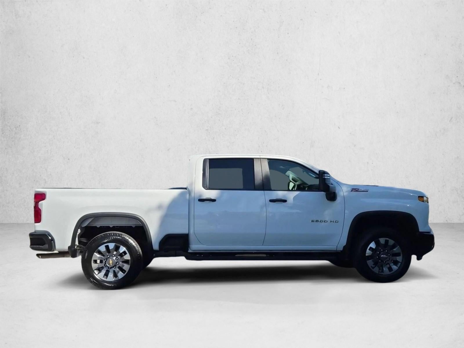 2024 Chevrolet Silverado 2500 HD Crew Cab Standard Box 4-Wheel Drive Custom