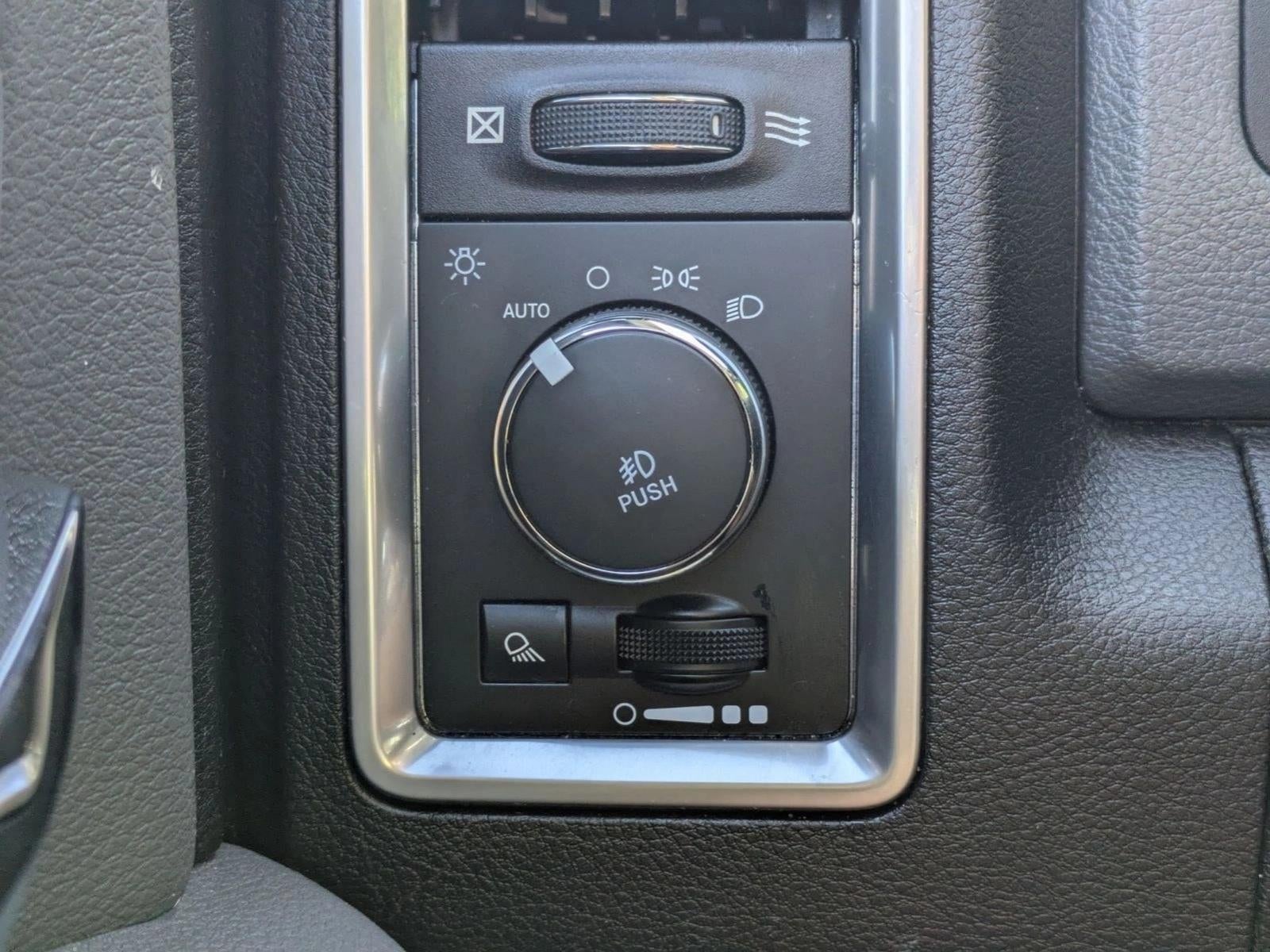 2018 RAM 3500 SLT 4x4 Crew Cab 8' Box