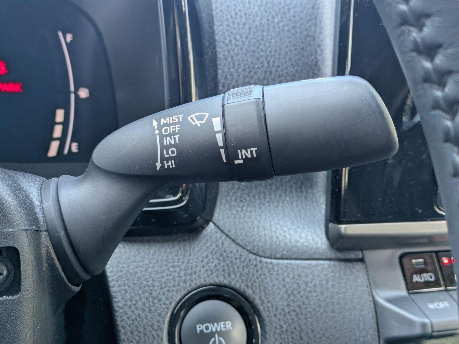 2025 Toyota Camry LE (SE)