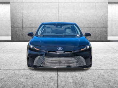 2025 Toyota Camry LE (SE)