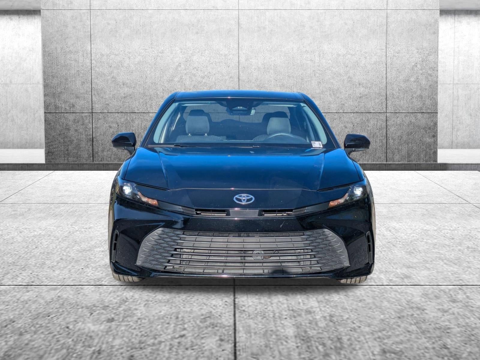 2025 Toyota Camry LE (SE)