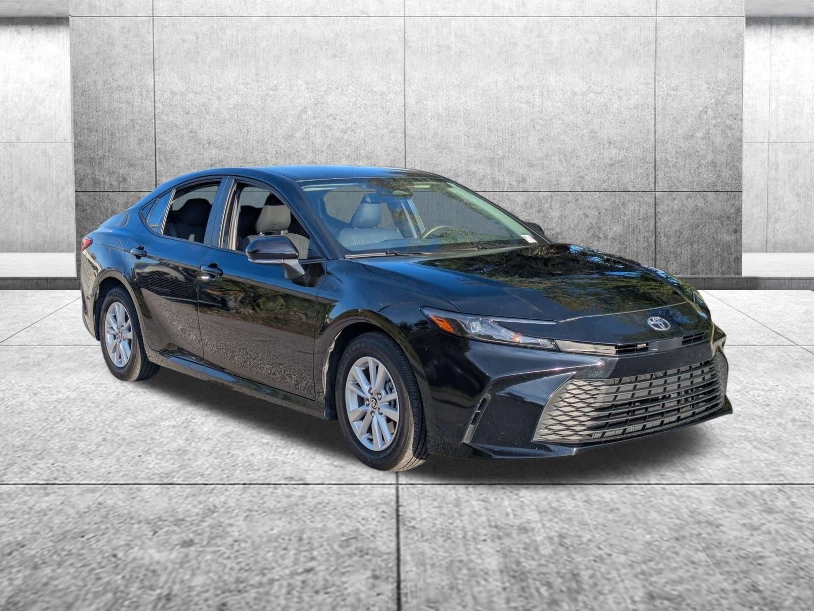 2025 Toyota Camry LE (SE)