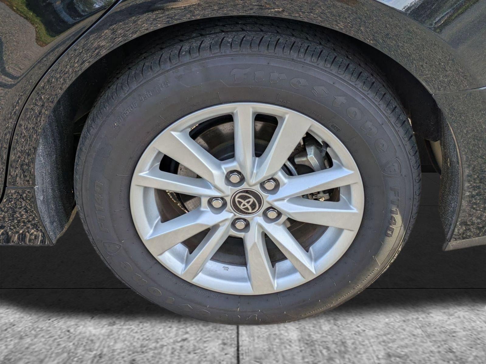 2025 Toyota Camry LE (SE)