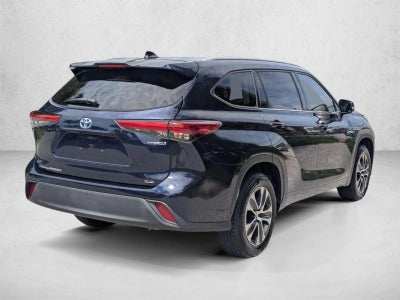 2022 Toyota Highlander Hybrid XLE FWD (Natl)