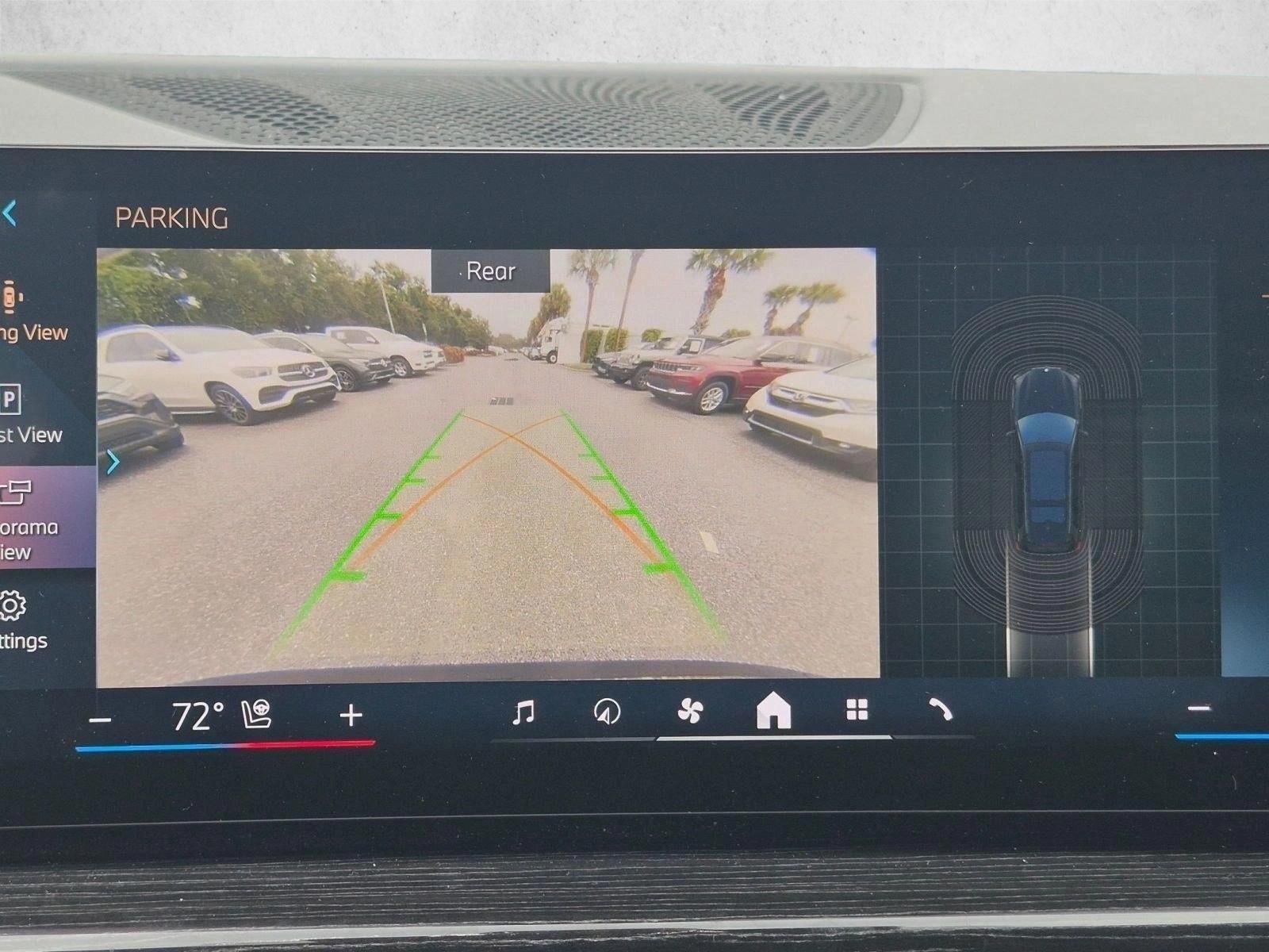2025 BMW X7 xDrive40i Sports Activity Vehicle