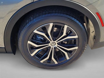 2024 Toyota Crown Limited AWD (Natl)