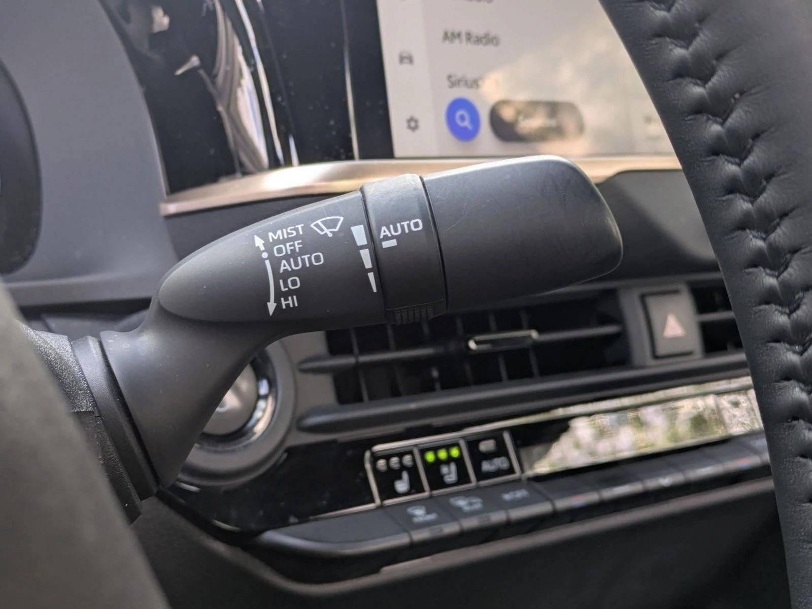 2023 Toyota Crown Limited AWD (Natl)