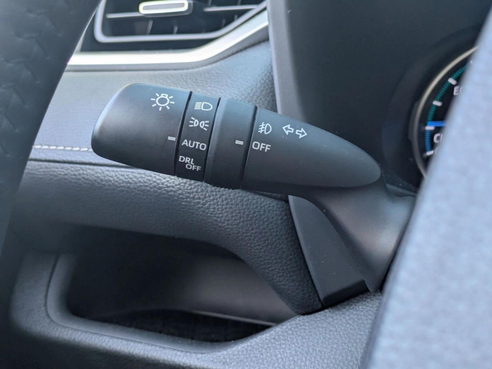 2022 Toyota RAV4 Hybrid XLE Premium AWD (Natl)