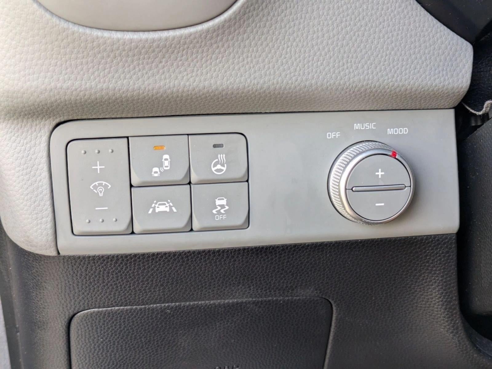 2018 Kia Soul + Auto