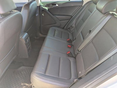 2014 Volkswagen Tiguan 4MOTION 4dr Auto R-Line