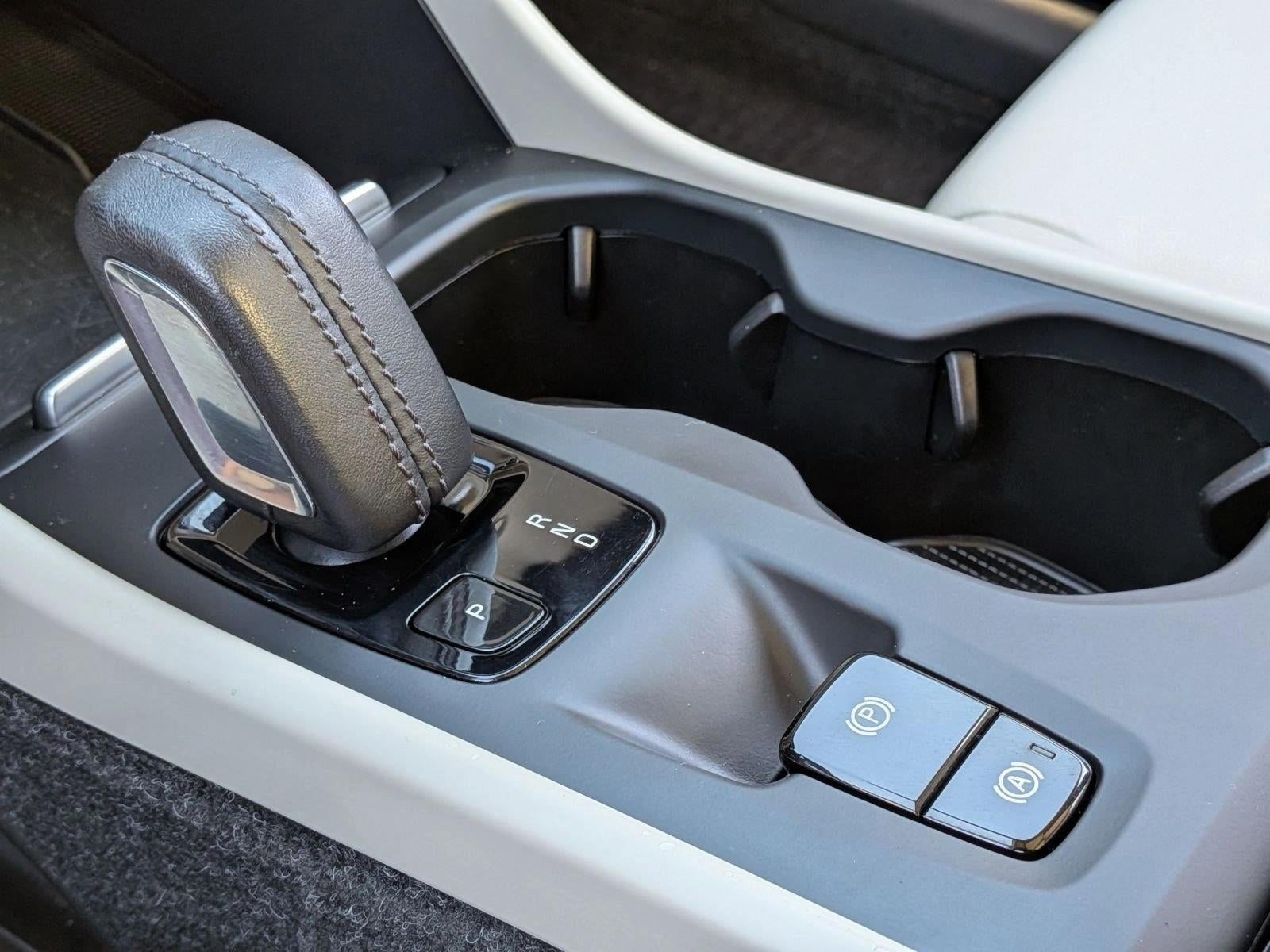 2019 Volvo XC40 T5 AWD Momentum