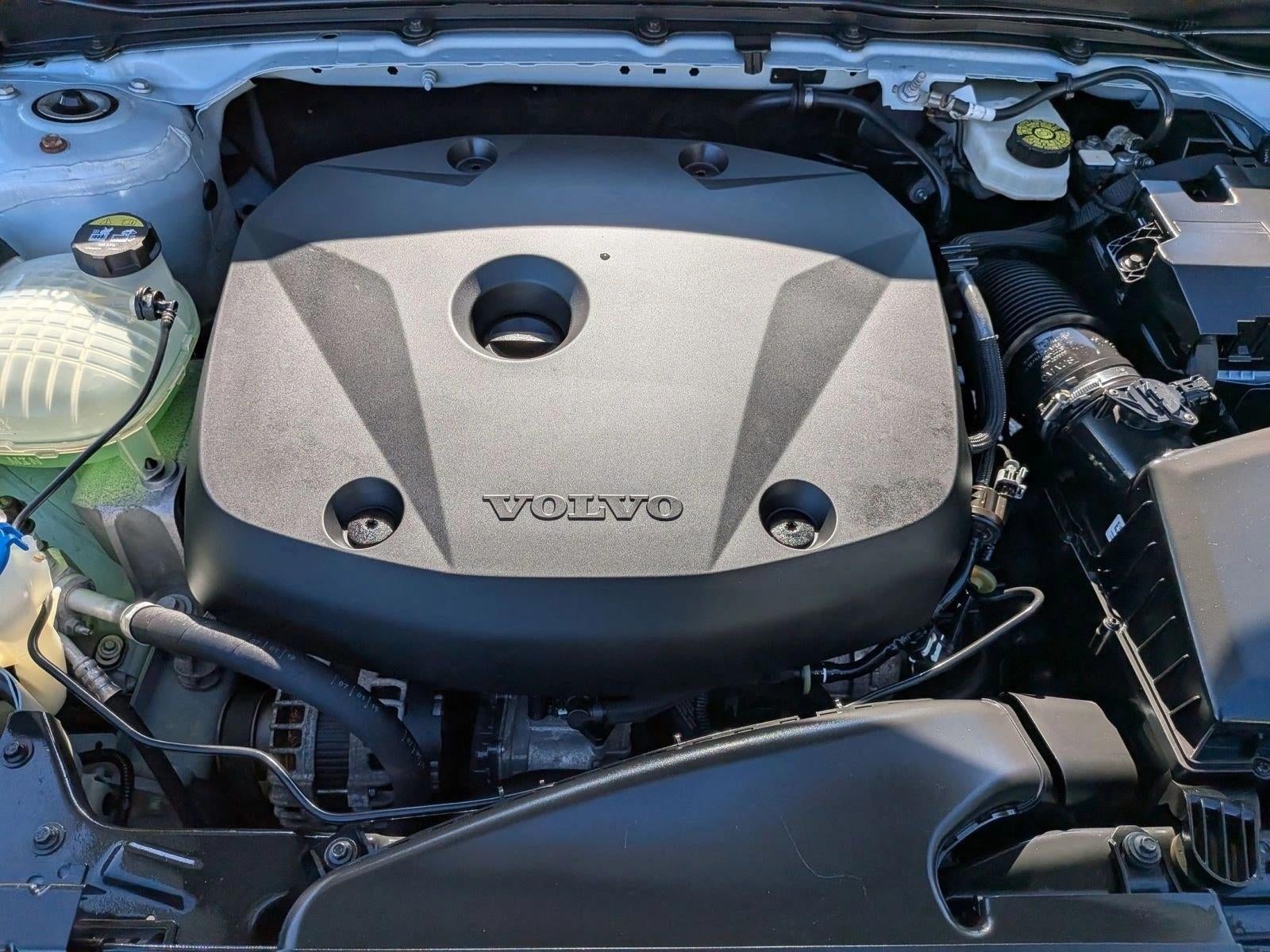 2019 Volvo XC40 T5 AWD Momentum