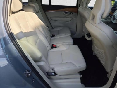 2022 Volvo XC90 T6 AWD Momentum 7P