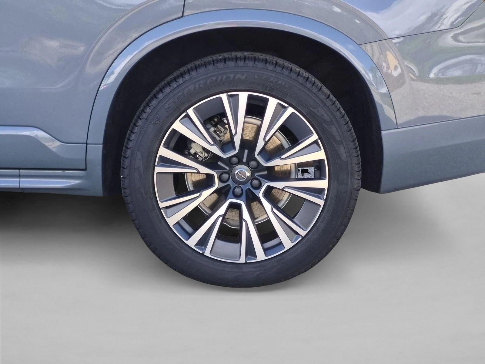 2022 Volvo XC90 T6 AWD Momentum 7P