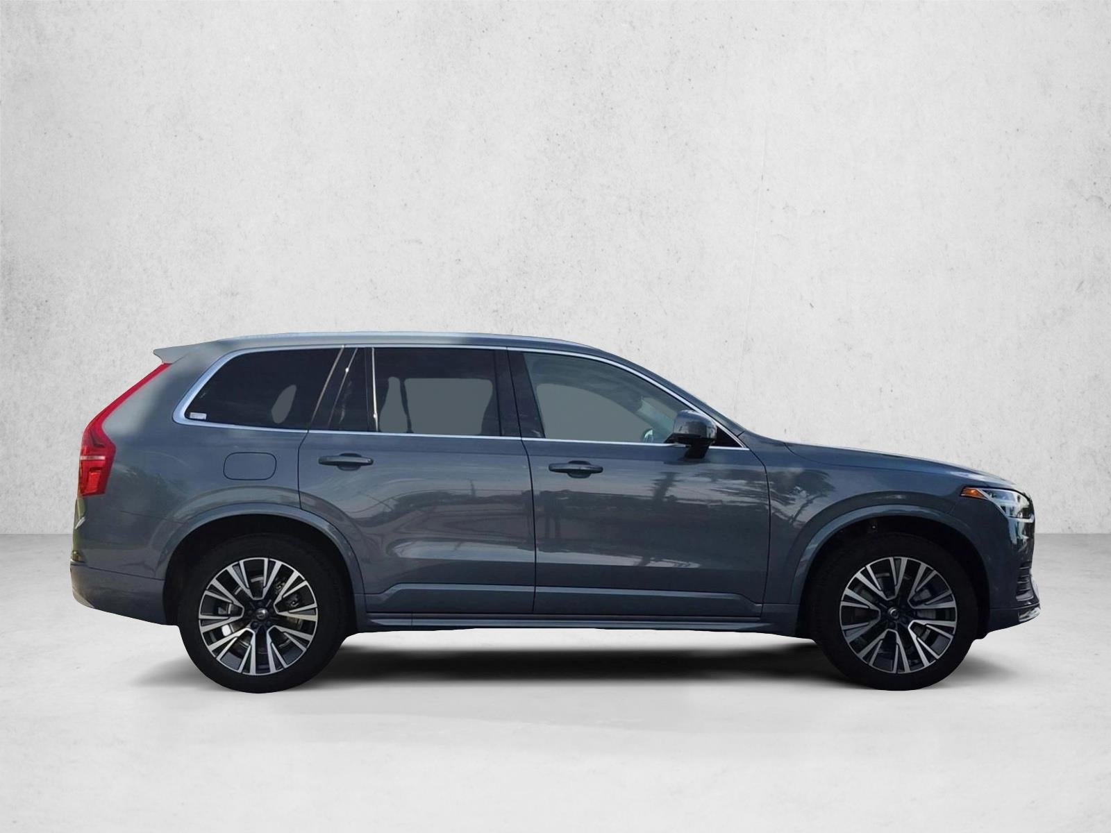 2022 Volvo XC90 T6 AWD Momentum 7P