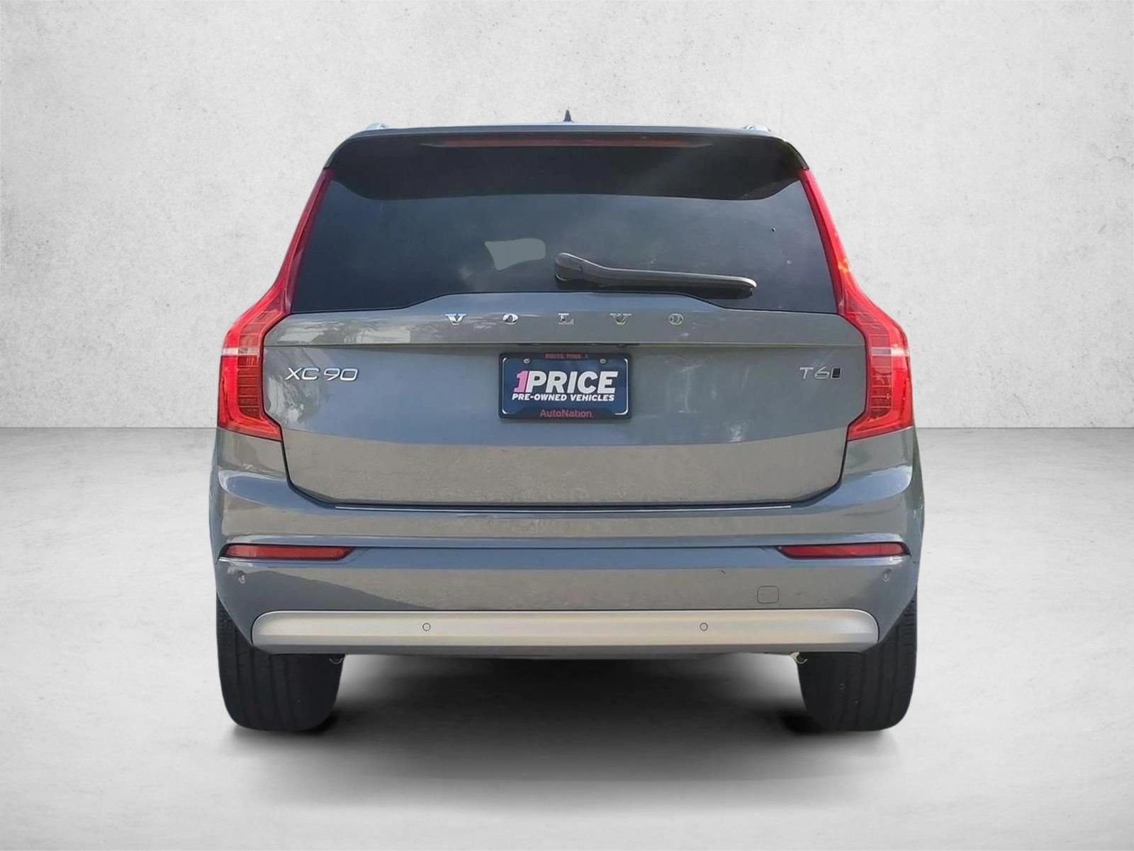 2022 Volvo XC90 T6 AWD Momentum 7P
