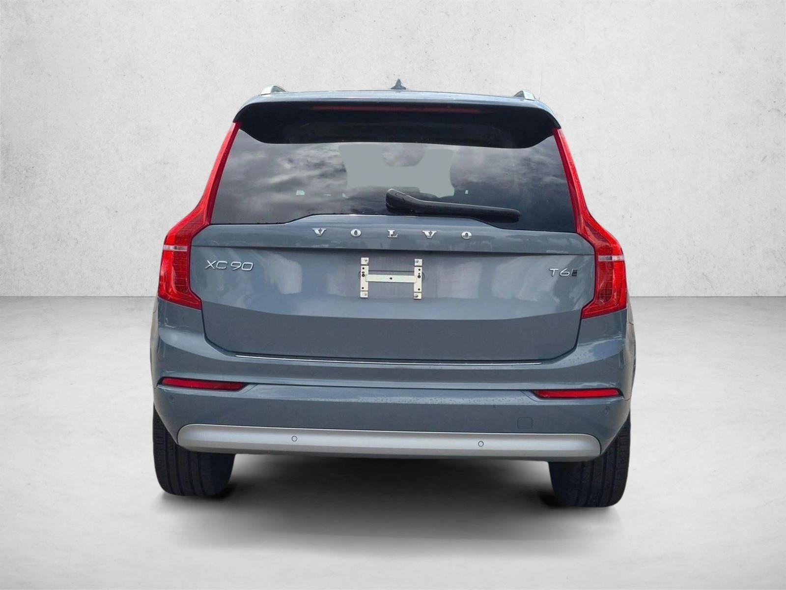 2022 Volvo XC90 T6 AWD Momentum 7P