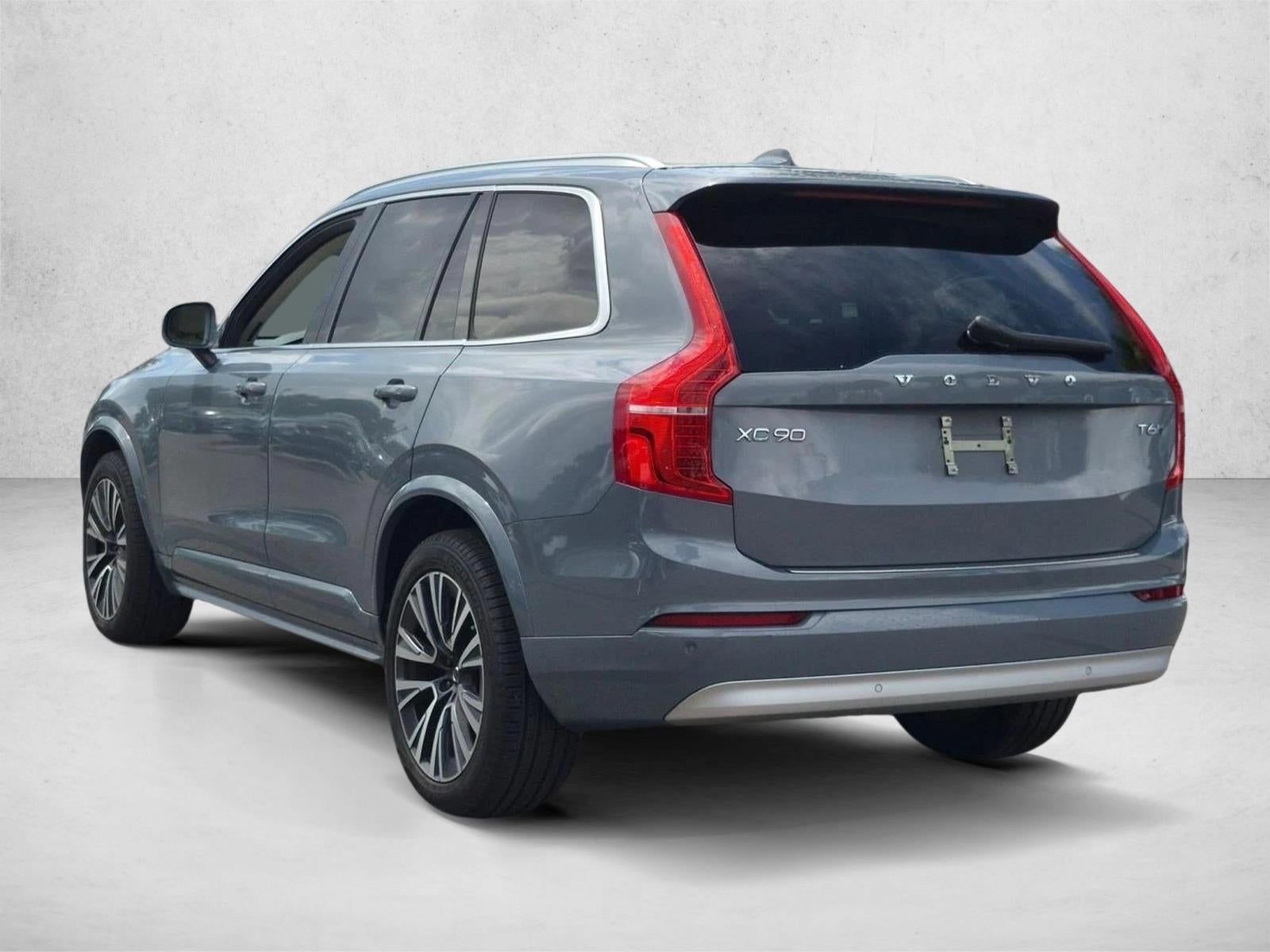 2022 Volvo XC90 T6 AWD Momentum 7P