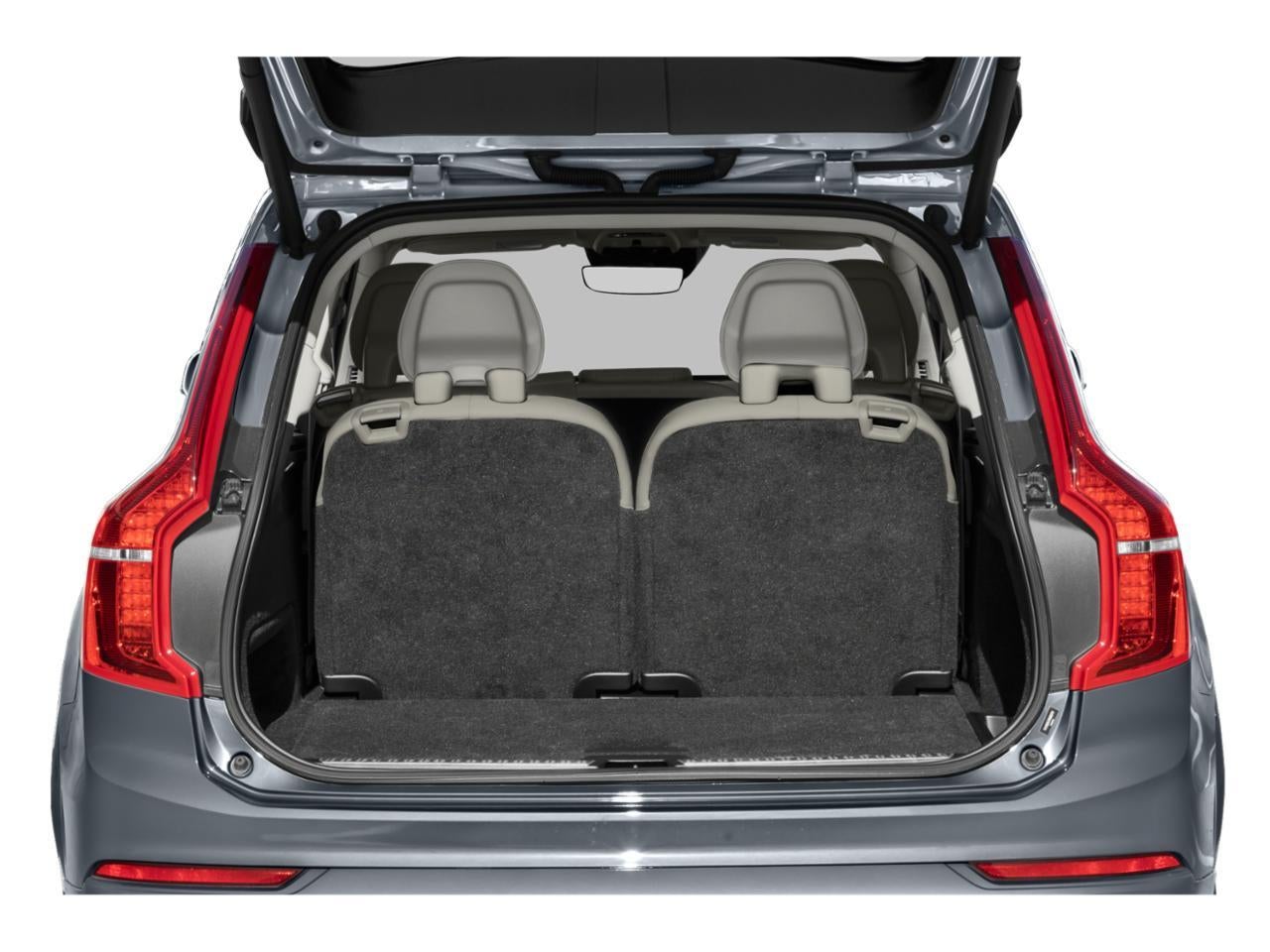2022 Volvo XC90 T6 AWD Momentum 7P