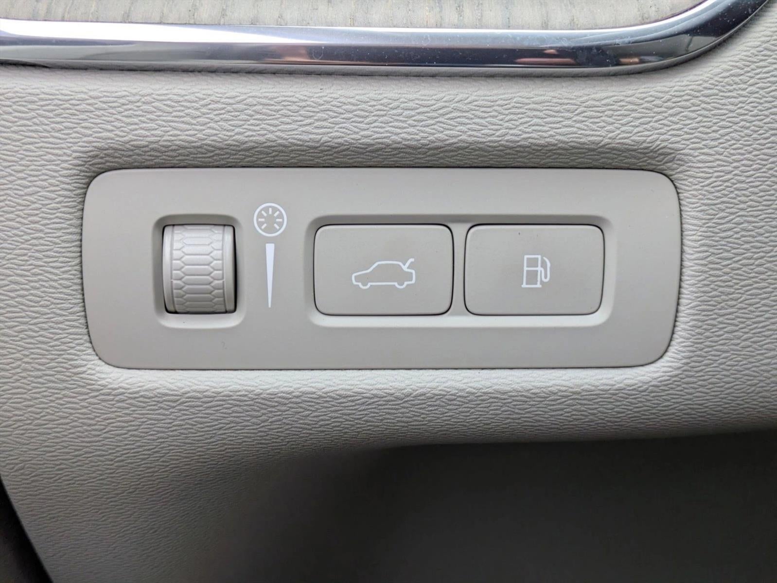 2022 Volvo XC60 Recharge Plug-In Hybrid T8 eAWD PHEV Inscription