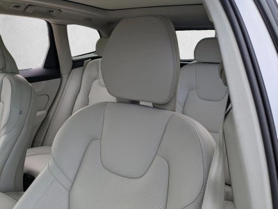 2022 Volvo XC60 Recharge Plug-In Hybrid T8 eAWD PHEV Inscription