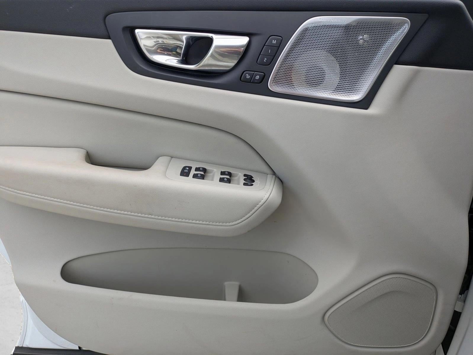 2022 Volvo XC60 Recharge Plug-In Hybrid T8 eAWD PHEV Inscription