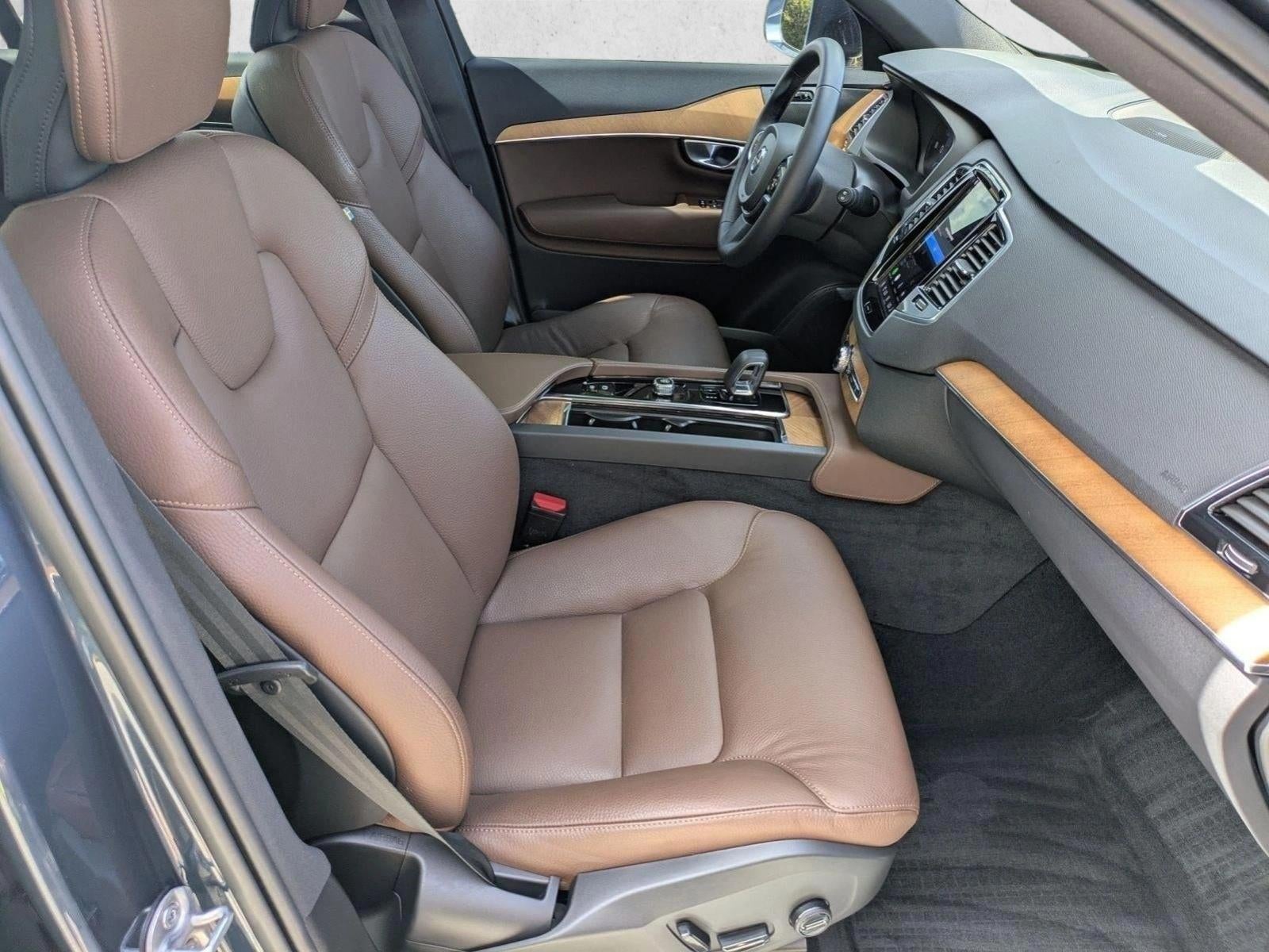 2024 Volvo XC90 B5 AWD Plus Bright Theme 7P