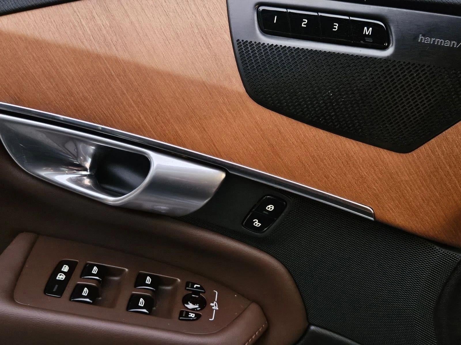 2024 Volvo XC90 B5 AWD Plus Bright Theme 7P