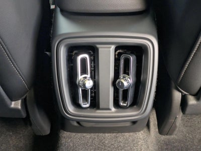 2025 Volvo XC40 B5 AWD Core Bright Theme