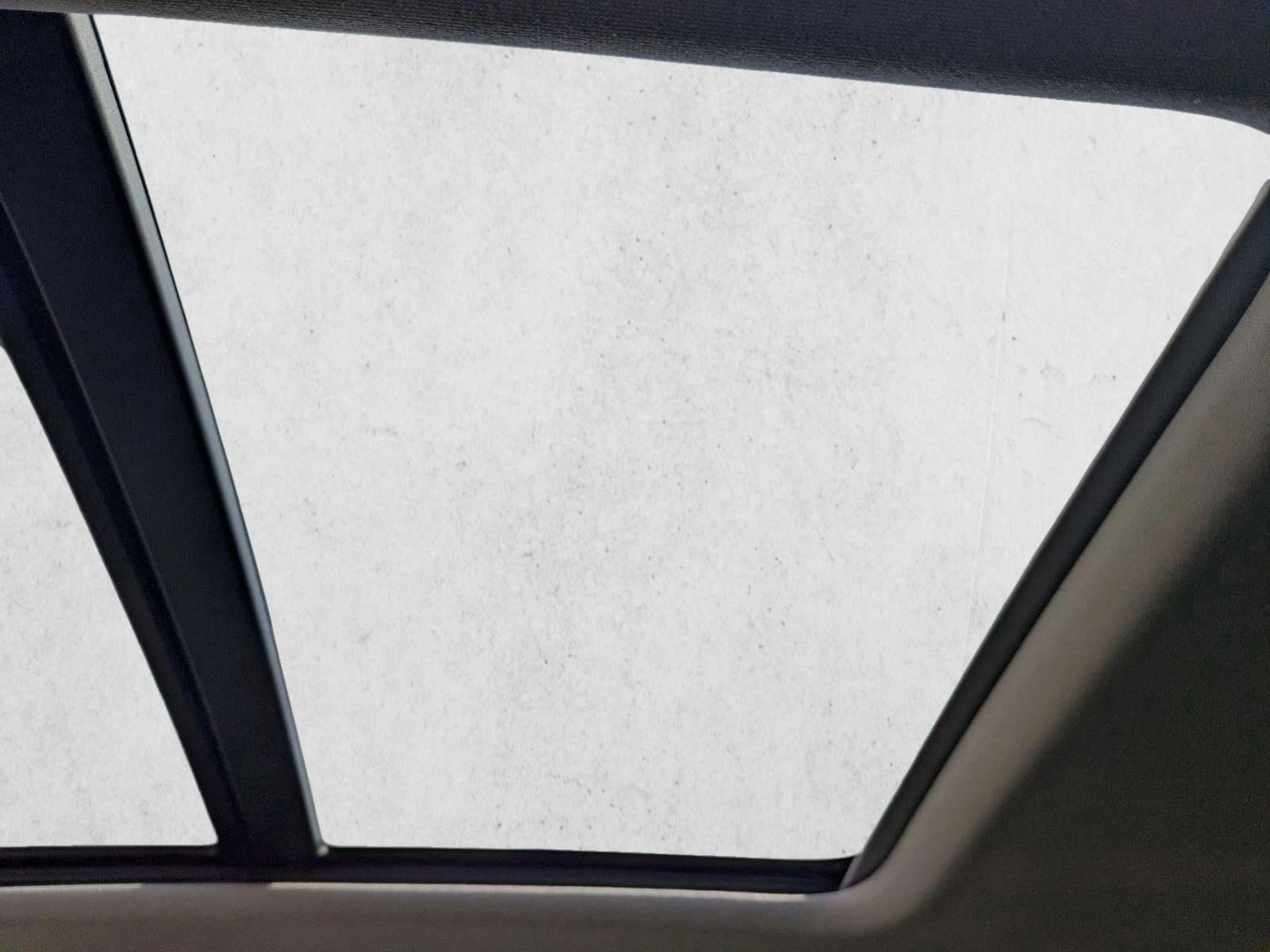 2025 Volvo XC40 B5 AWD Core Bright Theme