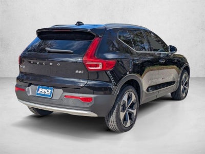 2025 Volvo XC40 B5 AWD Core Bright Theme
