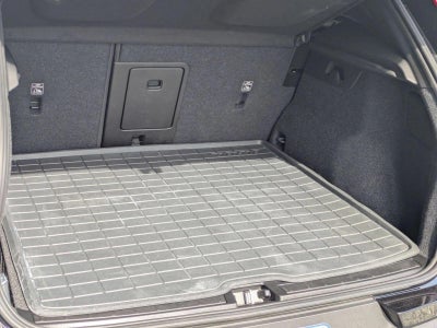 2025 Volvo XC40 B5 AWD Core Bright Theme