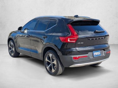 2025 Volvo XC40 B5 AWD Core Bright Theme