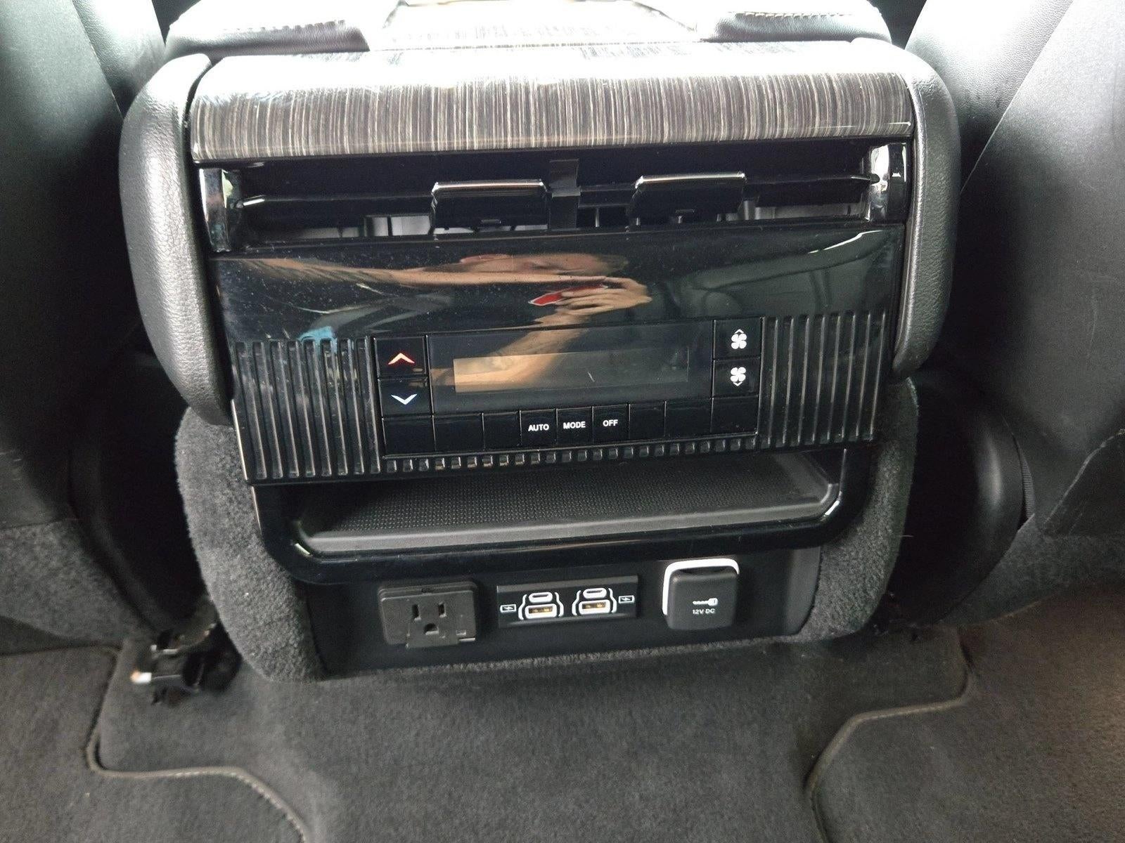 2022 Jeep Wagoneer Series II 4x2