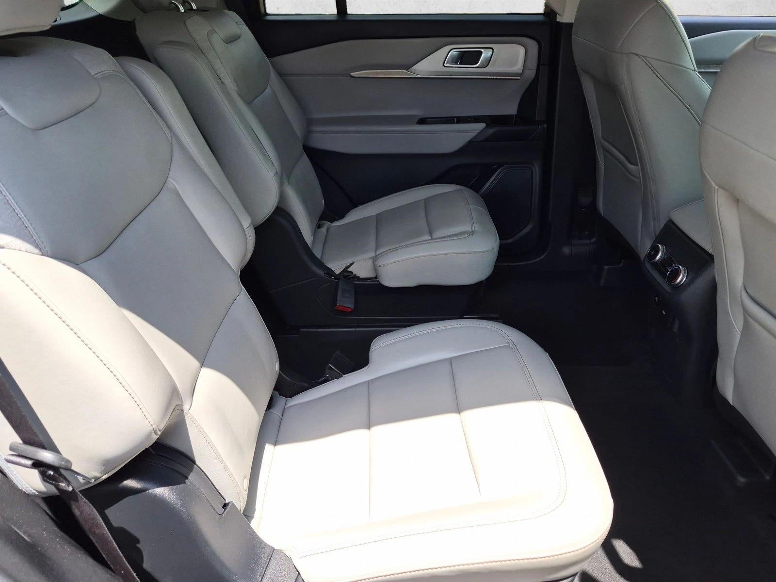 2025 Ford Explorer Active RWD