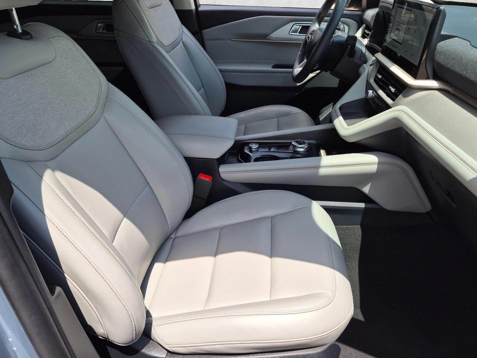 2025 Ford Explorer Active RWD