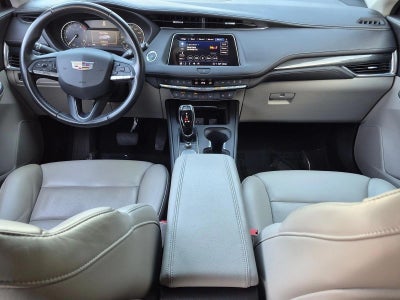 2022 Cadillac XT4 FWD 4dr Premium Luxury