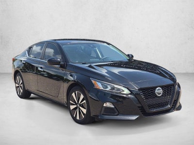 2022 Nissan Altima 2.5 SV Sedan