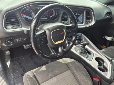 2022 Dodge Challenger SXT RWD