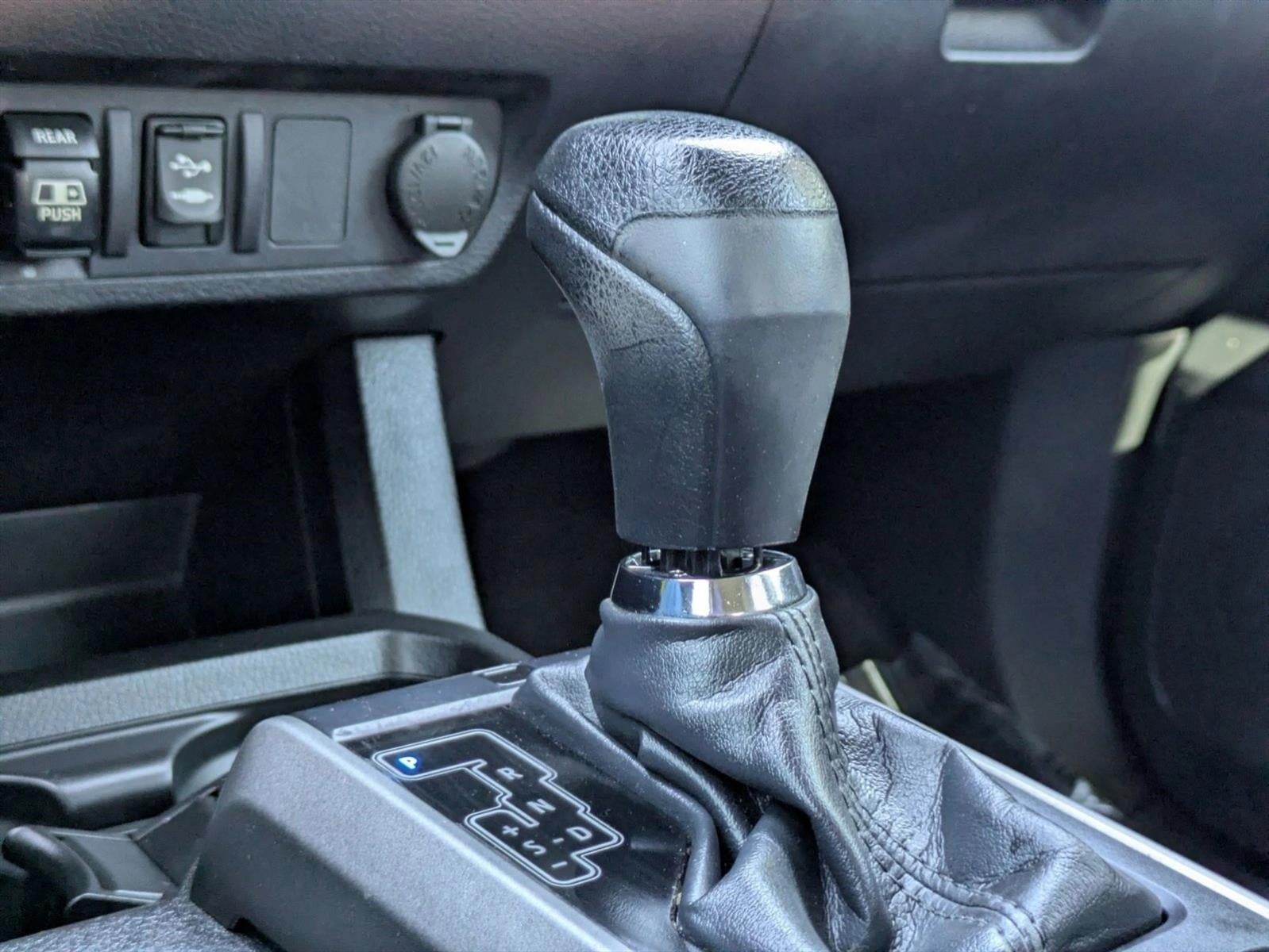 2018 Toyota Tacoma SR5 Double Cab 5' Bed V6 4x2 AT (GS)