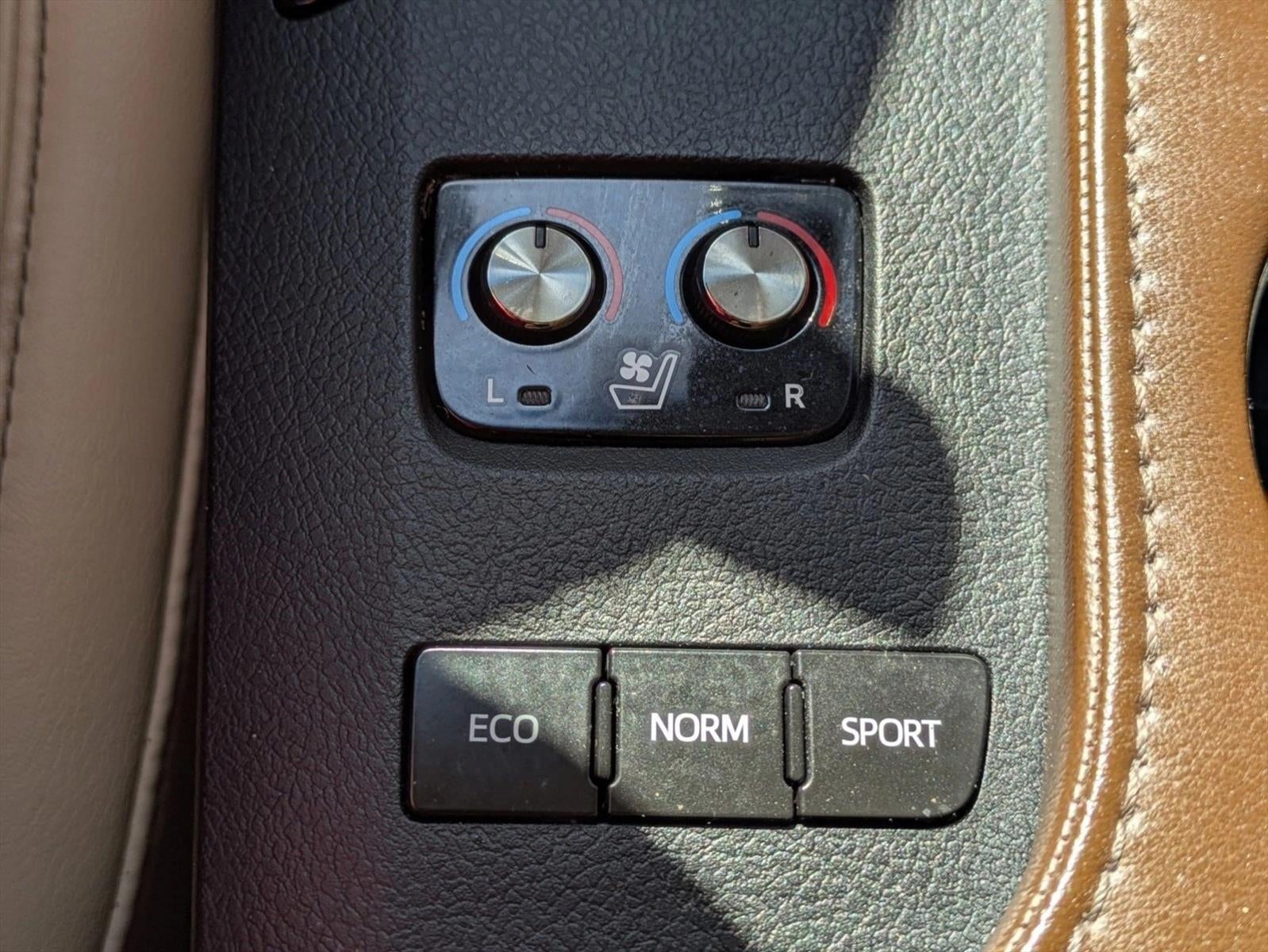 2017 Toyota Avalon Limited (Natl)